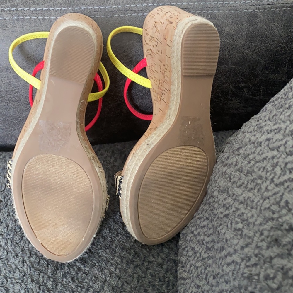 Call it Spring Wedges - Picture 4 of 7